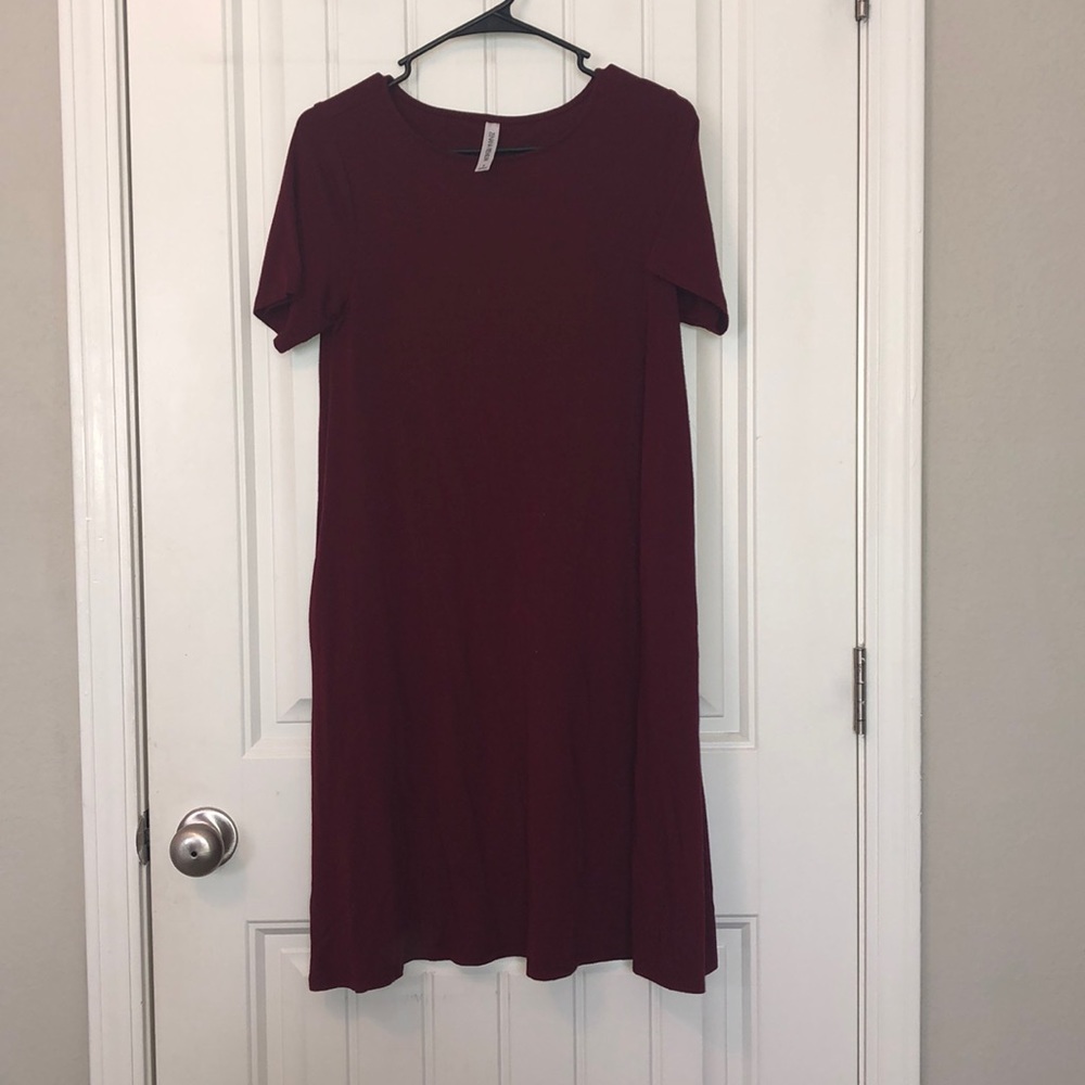 Maroon midi dress with pockets